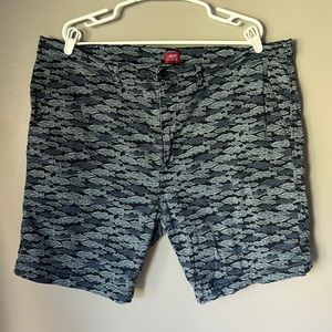 Levi’s Men’s Fish Print XX Chino Shorts